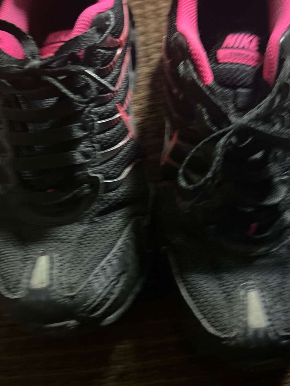 Nike Women's Black & Hot Pink Athletic Running Shoes